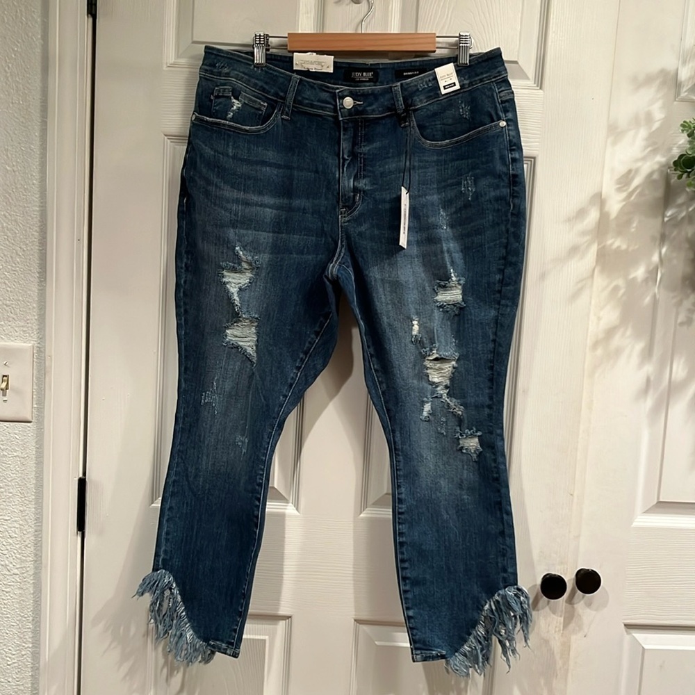 Judy Blue brand size 20W mid rise skinny fit Not Too Shabby fringe jeans- NWT